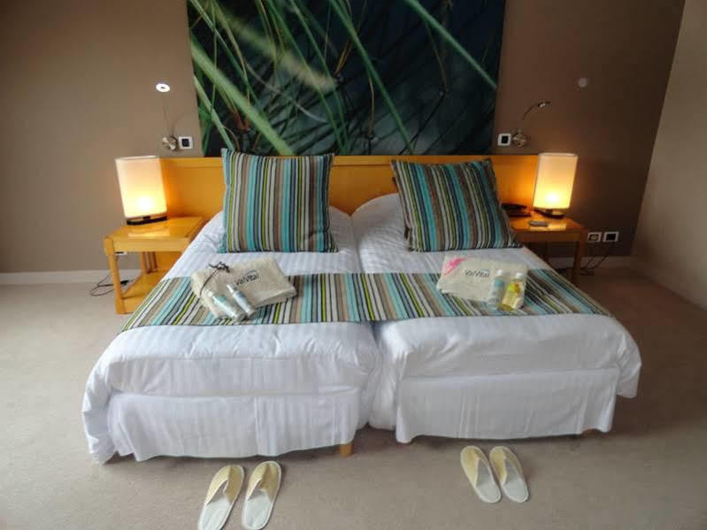 Logis Hotel Golf Le Domaine Du Val De Sorne Vernantois Ngoại thất bức ảnh