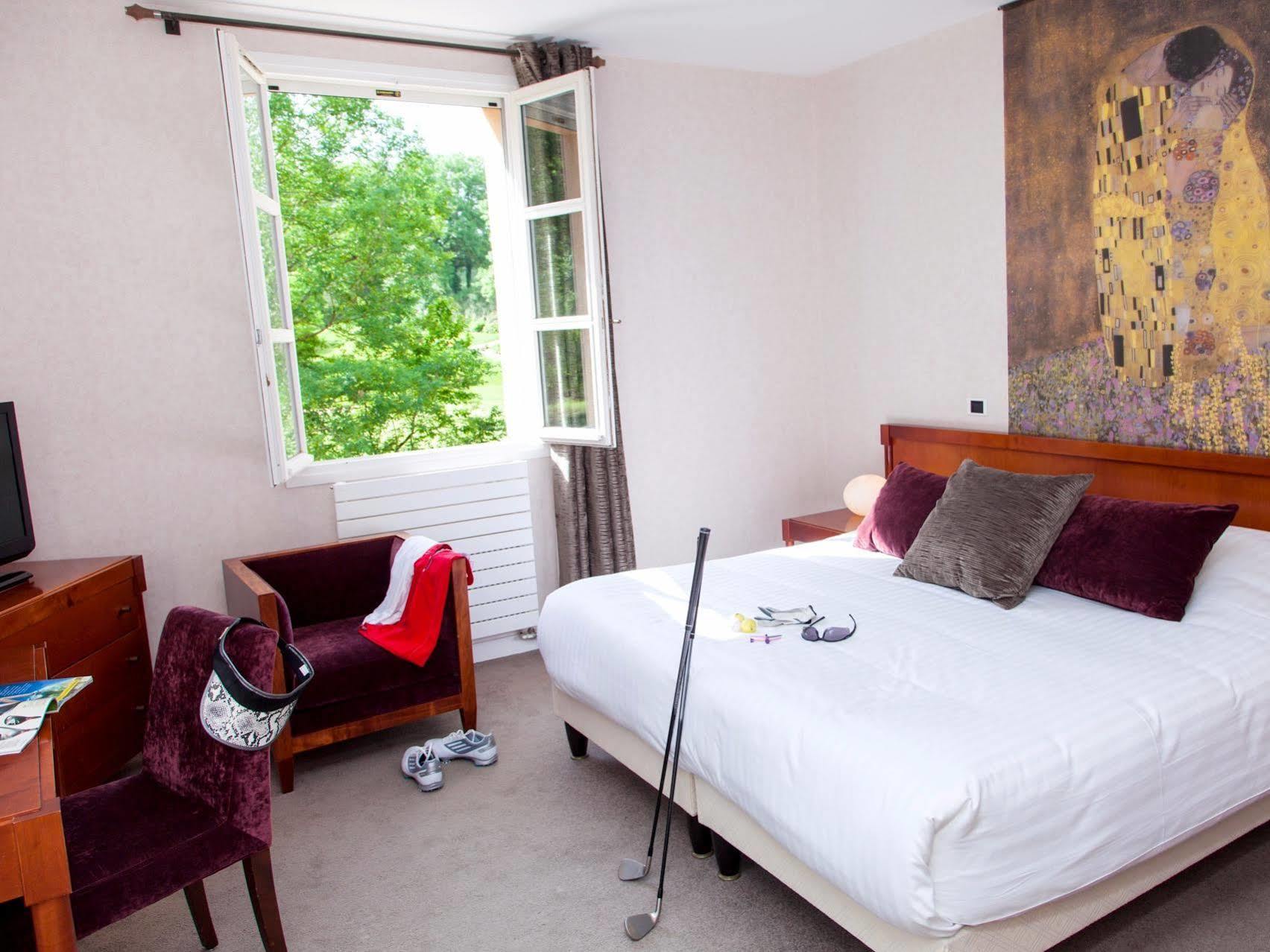 Logis Hotel Golf Le Domaine Du Val De Sorne Vernantois Ngoại thất bức ảnh