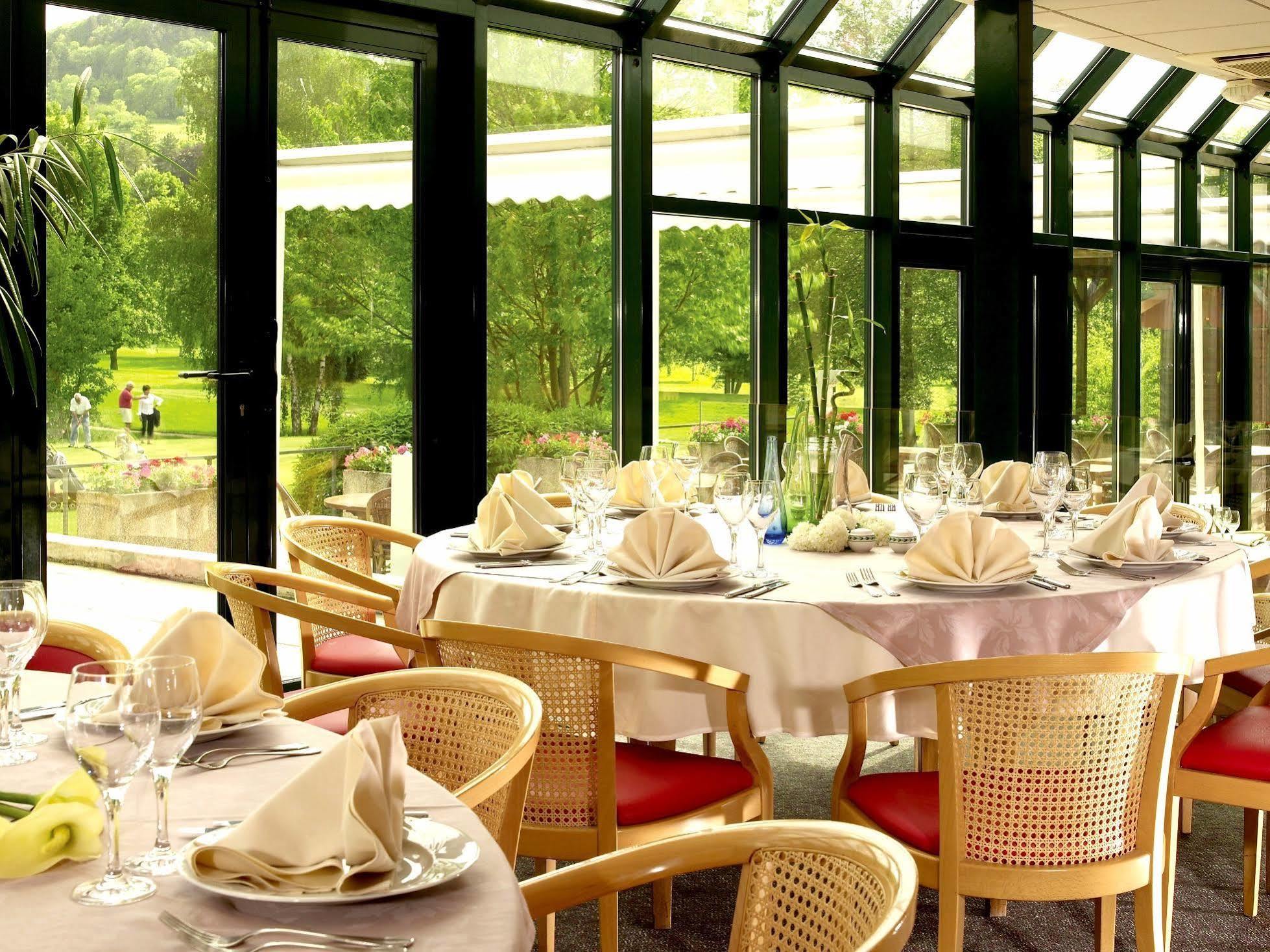 Logis Hotel Golf Le Domaine Du Val De Sorne Vernantois Ngoại thất bức ảnh