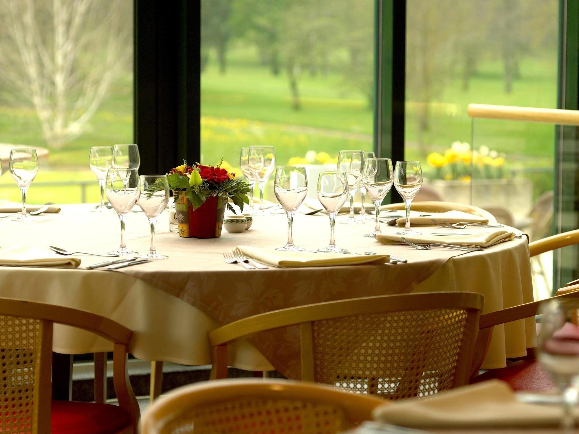 Logis Hotel Golf Le Domaine Du Val De Sorne Vernantois Ngoại thất bức ảnh
